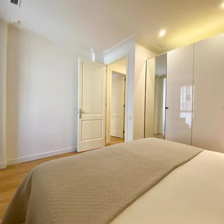 Spacious Elegant On Avenue Diagonal By Myrentalhost * Barselona