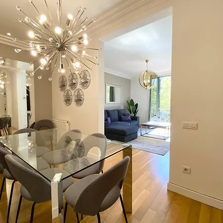Spacious Elegant On Avenue Diagonal By Myrentalhost