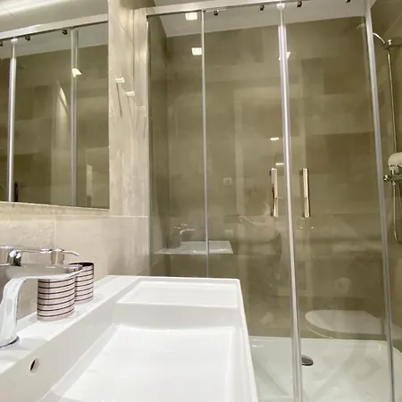 Spacious Elegant On Avenue Diagonal By Myrentalhost *