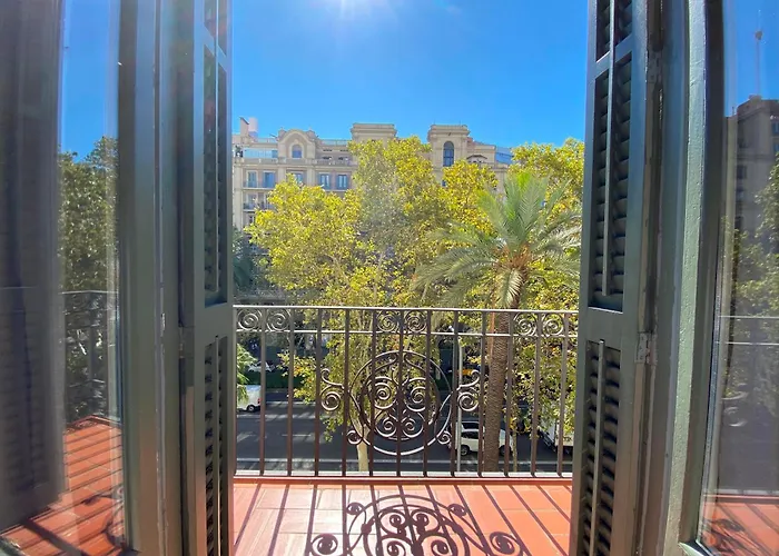Spacious Elegant On Avenue Diagonal By Myrentalhost
