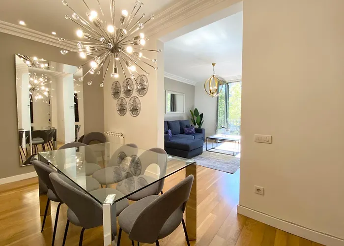 Spacious Elegant On Avenue Diagonal By Myrentalhost